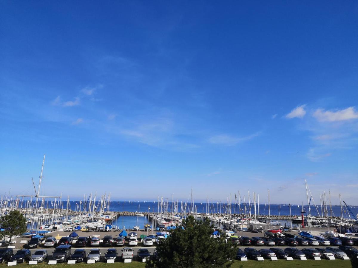 Helle und gemütliche Wohnung direkt am Meer Kiel Exterior foto